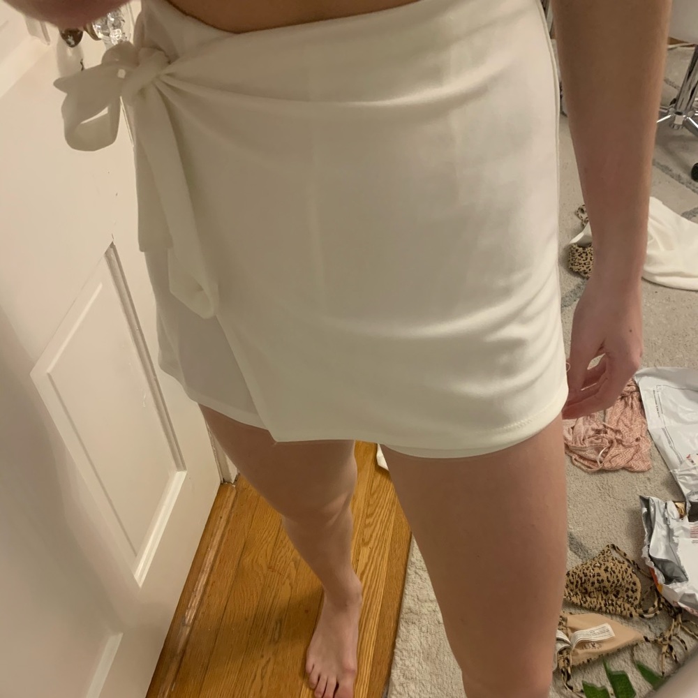 Forever 21 white envelope skirt
